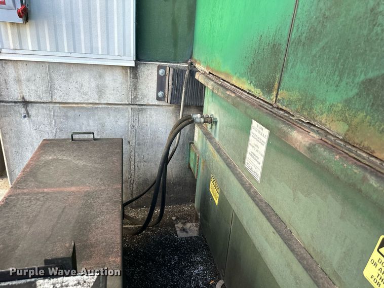 image for item DV1038 2002 Mcclain Ezpack M2  compactor