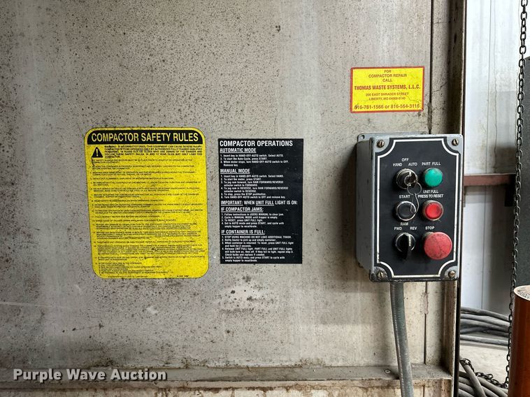 image for item DV1038 2002 Mcclain Ezpack M2  compactor