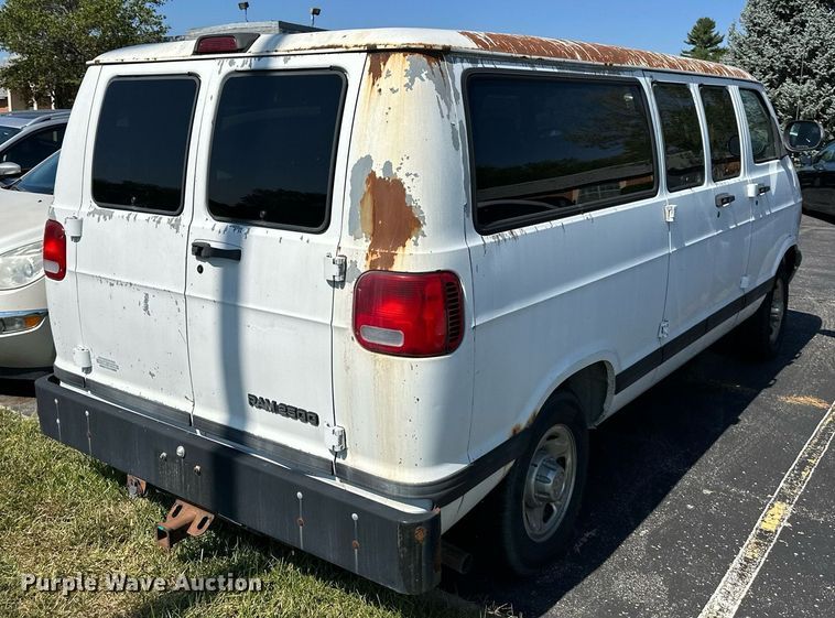 image for item DW2750 1999 Dodge Ram 2500  handicap accessible van