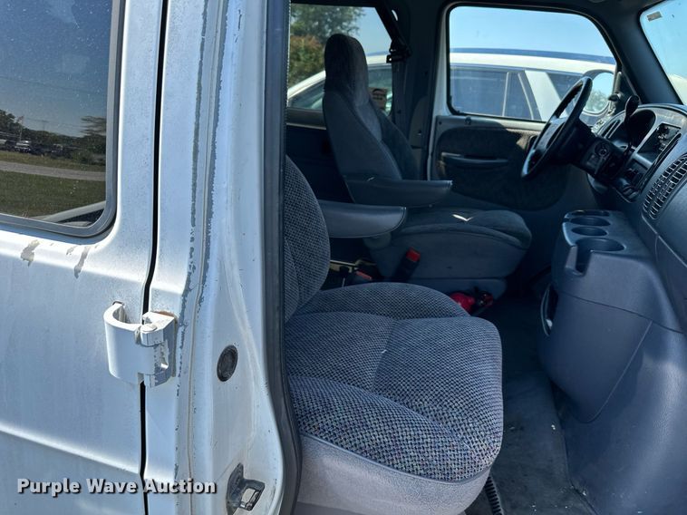 image for item DW2750 1999 Dodge Ram 2500  handicap accessible van