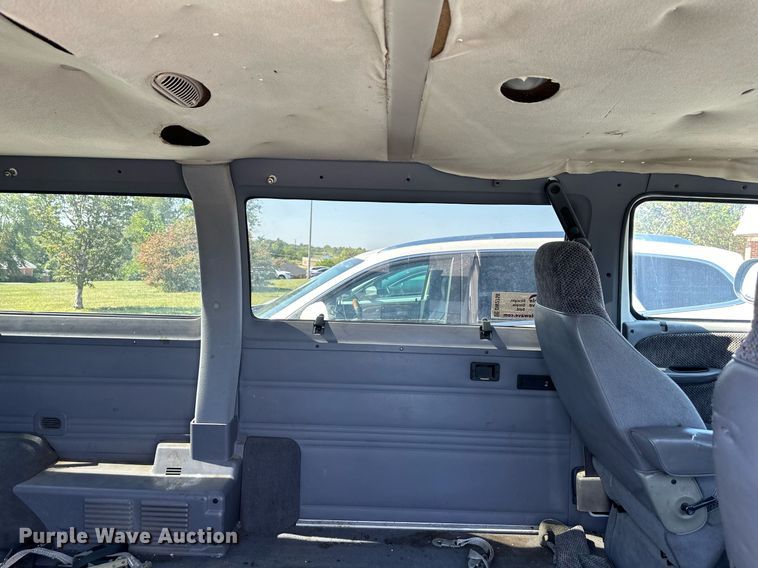 image for item DW2750 1999 Dodge Ram 2500  handicap accessible van