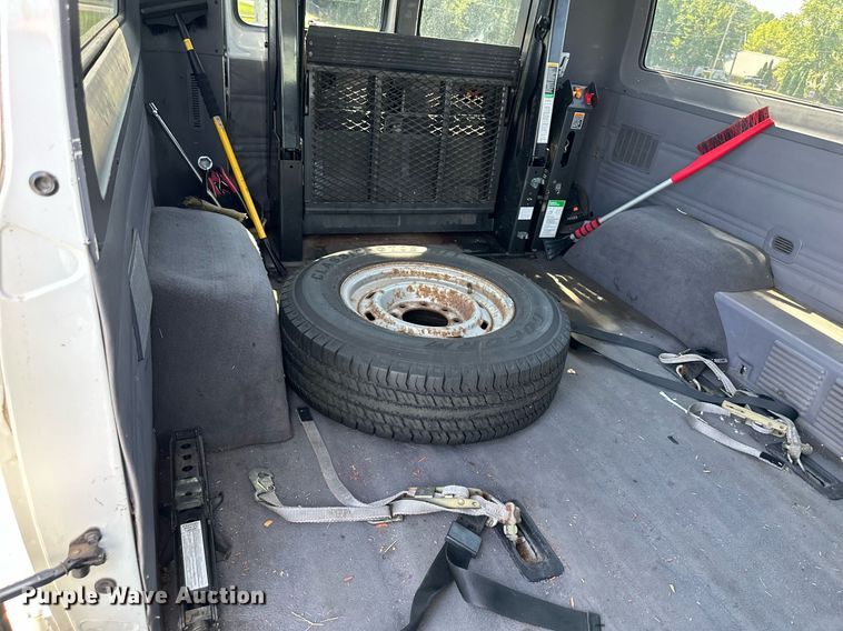 image for item DW2750 1999 Dodge Ram 2500  handicap accessible van