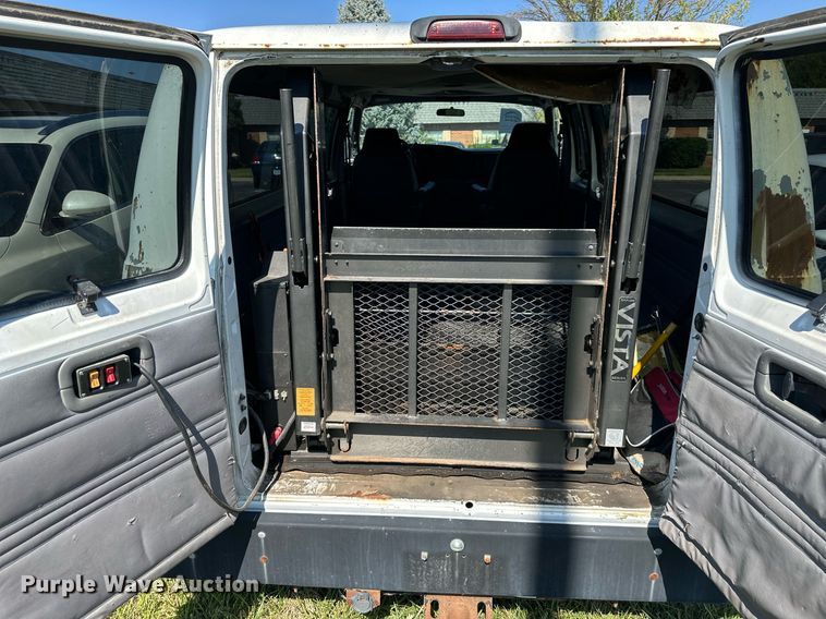 image for item DW2750 1999 Dodge Ram 2500  handicap accessible van