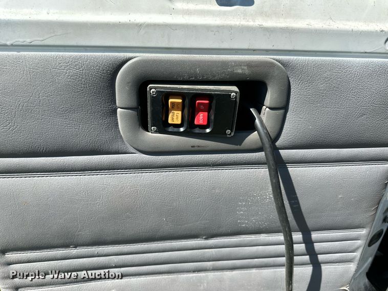 image for item DW2750 1999 Dodge Ram 2500  handicap accessible van