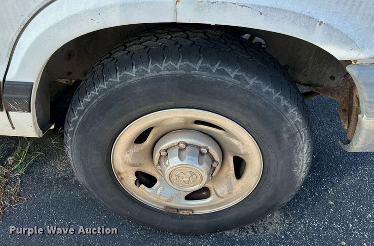 image for item DW2750 1999 Dodge Ram 2500  handicap accessible van