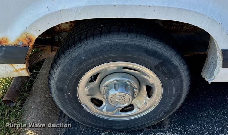 image for item DW2750 1999 Dodge Ram 2500  handicap accessible van