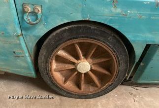 image for item DW2766 Tennant 6500  sweeper