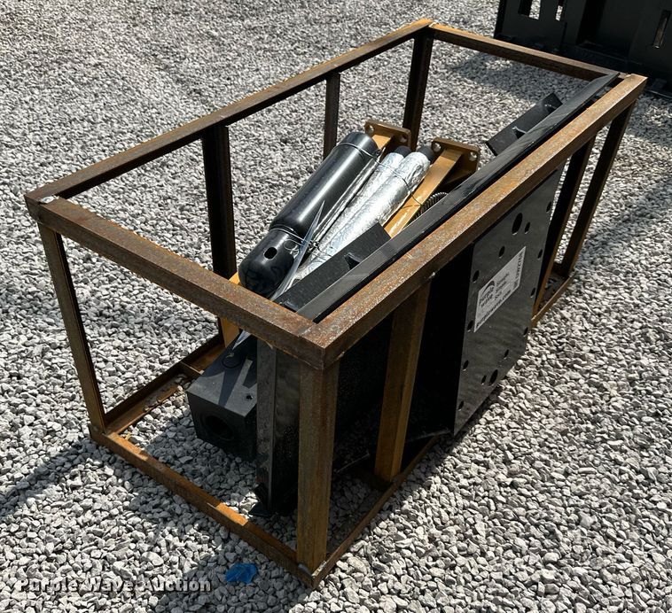 image for item DW2768 Agrotk 680  skid steer breaker