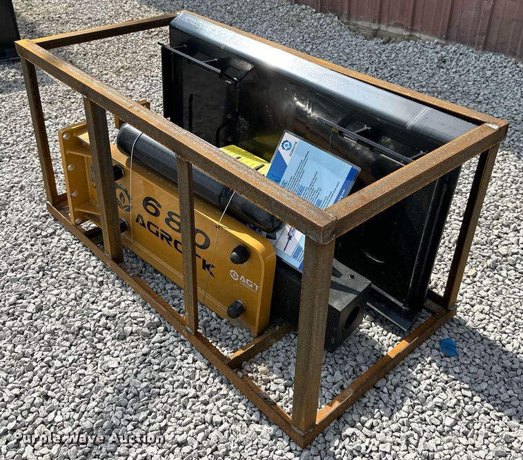 image for item DW2768 Agrotk 680  skid steer breaker