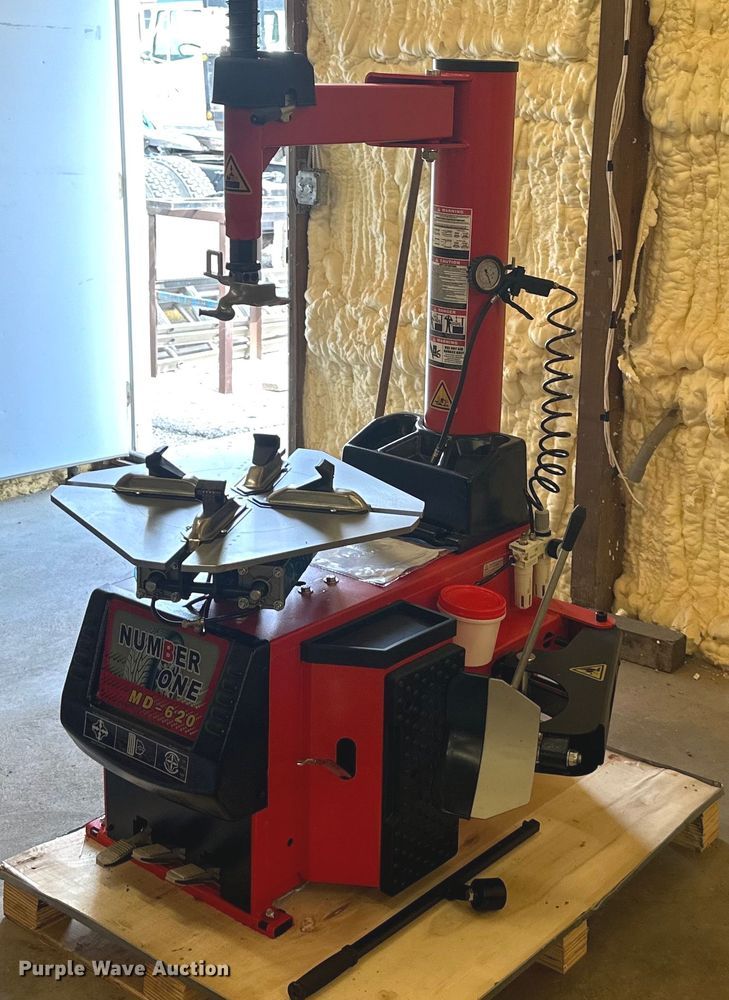 image for item DW2776 Number one MD-620  tire machine