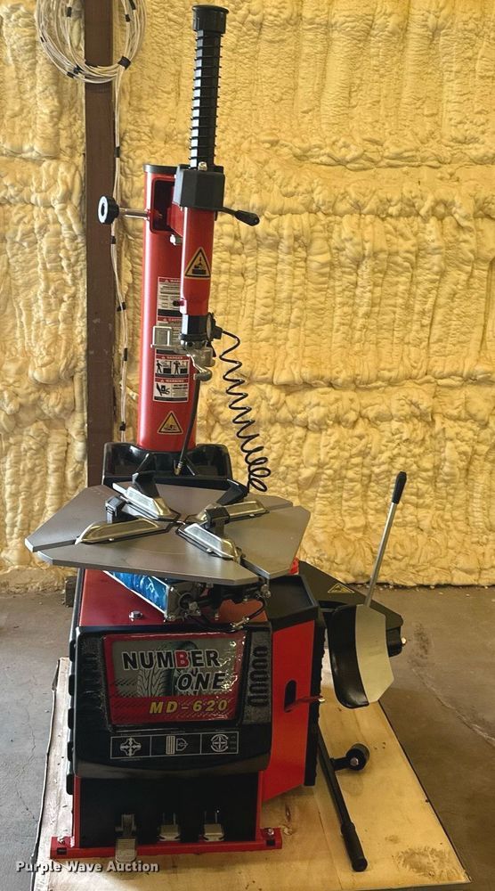 image for item DW2776 Number one MD-620  tire machine