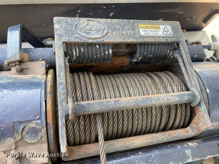 image for item HN9945 1997 International 4700  tow truck