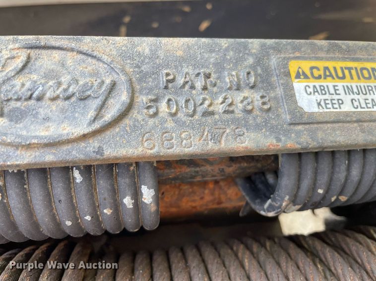 image for item HN9945 1997 International 4700  tow truck