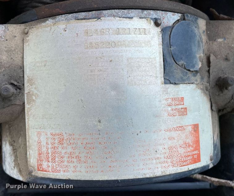 image for item HN9945 1997 International 4700  tow truck