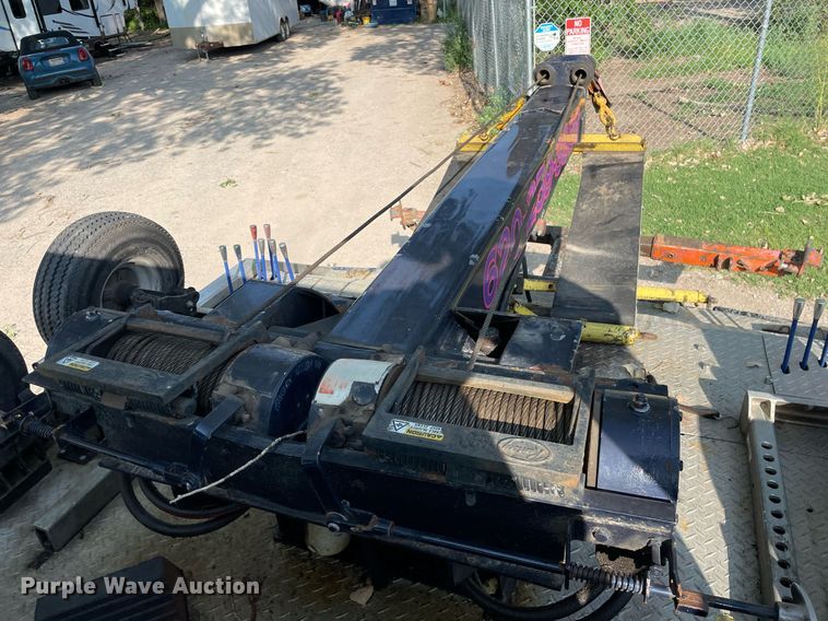 image for item HN9945 1997 International 4700  tow truck