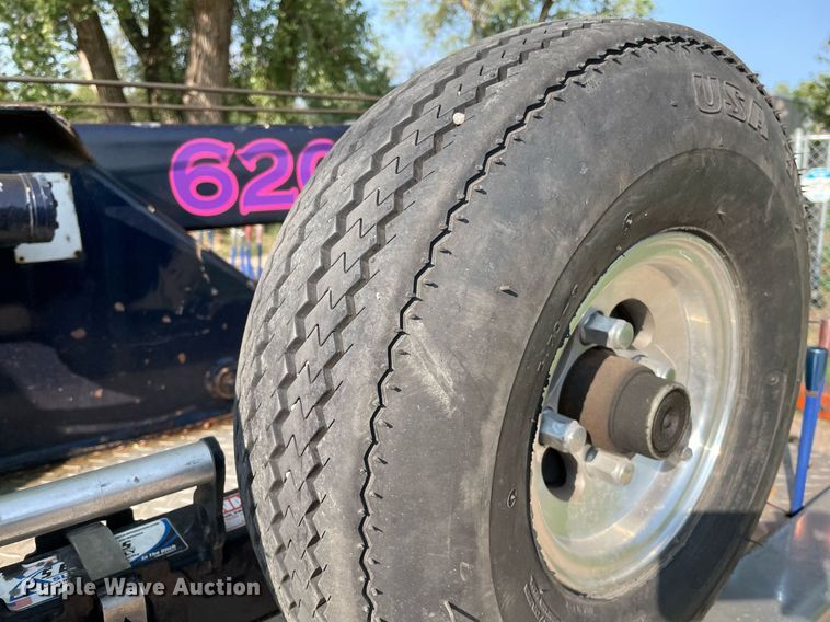 image for item HN9945 1997 International 4700  tow truck