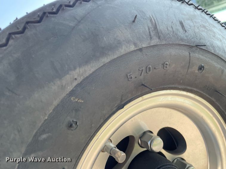 image for item HN9945 1997 International 4700  tow truck