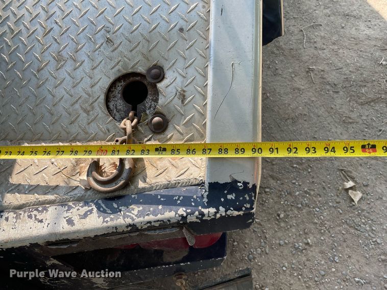 image for item HN9945 1997 International 4700  tow truck