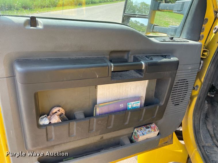 image for item HN9946 2011 Ford F650 Super Duty XLT Pro Loader  SuperCrew rollback truck