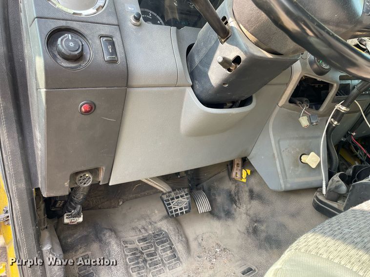 image for item HN9946 2011 Ford F650 Super Duty XLT Pro Loader  SuperCrew rollback truck