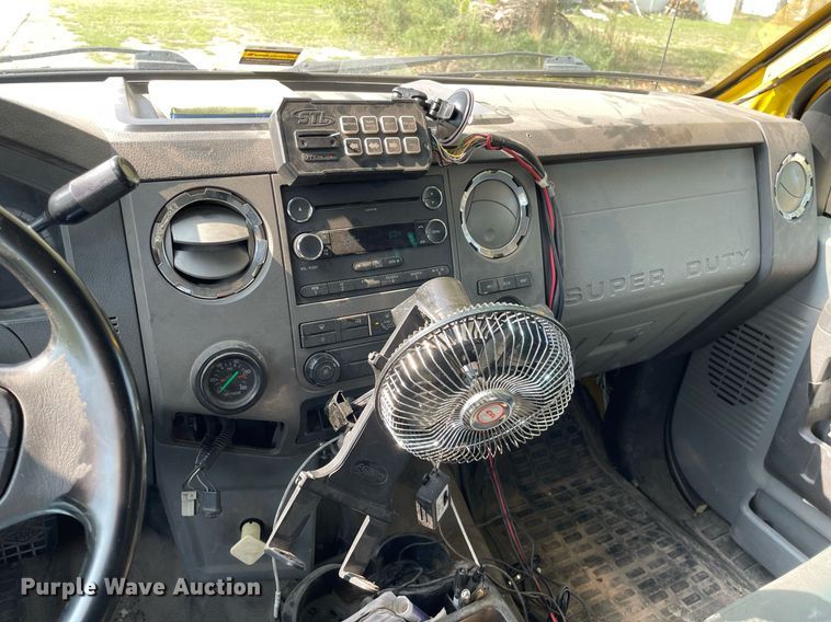 image for item HN9946 2011 Ford F650 Super Duty XLT Pro Loader  SuperCrew rollback truck