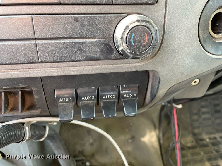 image for item HN9946 2011 Ford F650 Super Duty XLT Pro Loader  SuperCrew rollback truck