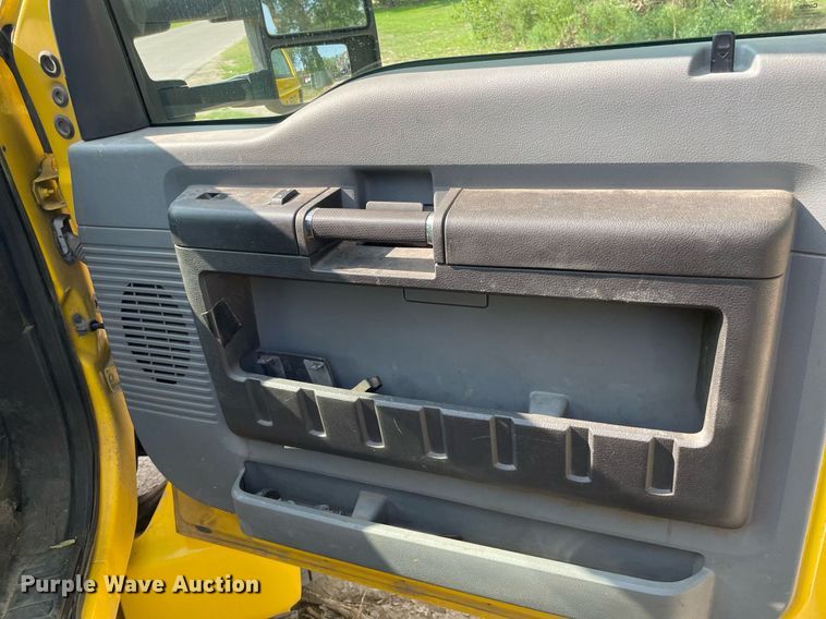 image for item HN9946 2011 Ford F650 Super Duty XLT Pro Loader  SuperCrew rollback truck