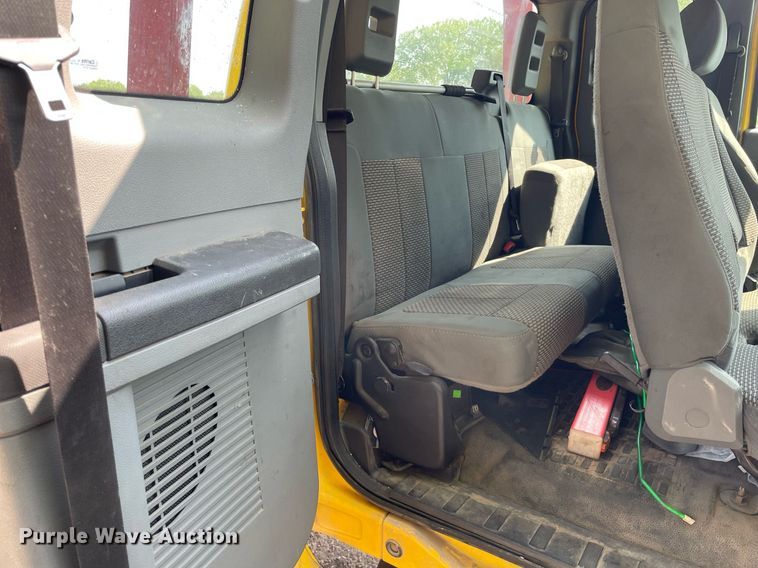 image for item HN9946 2011 Ford F650 Super Duty XLT Pro Loader  SuperCrew rollback truck