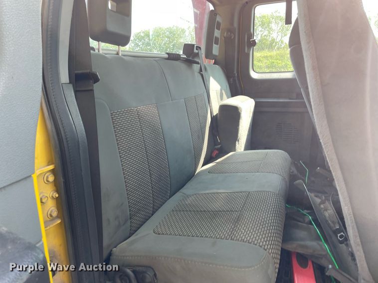 image for item HN9946 2011 Ford F650 Super Duty XLT Pro Loader  SuperCrew rollback truck