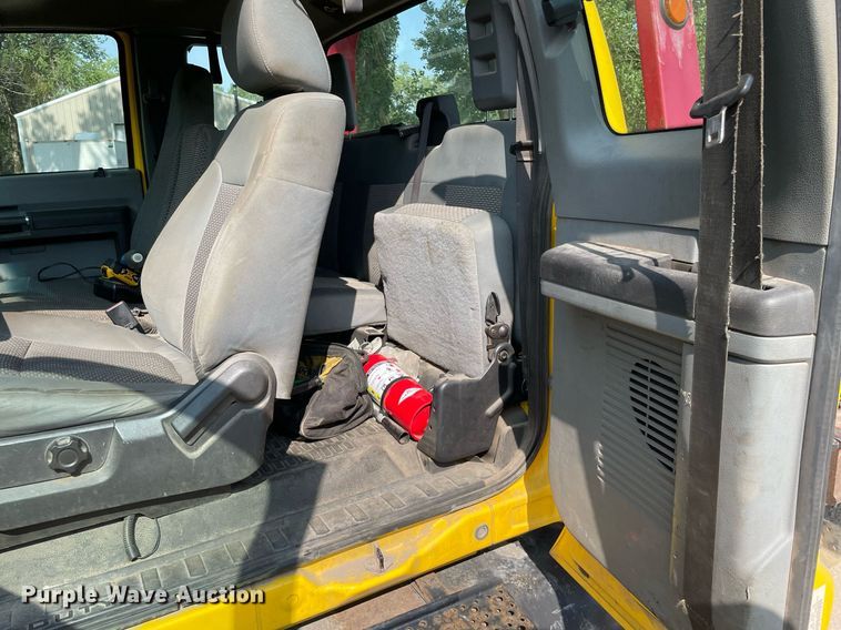 image for item HN9946 2011 Ford F650 Super Duty XLT Pro Loader  SuperCrew rollback truck