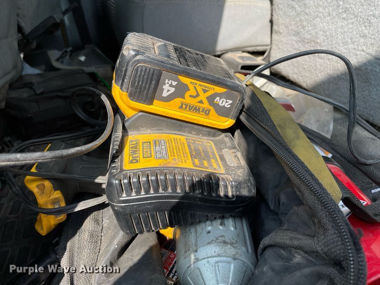 image for item HN9946 2011 Ford F650 Super Duty XLT Pro Loader  SuperCrew rollback truck