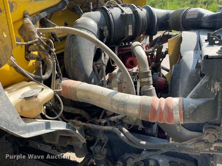 image for item HN9946 2011 Ford F650 Super Duty XLT Pro Loader  SuperCrew rollback truck