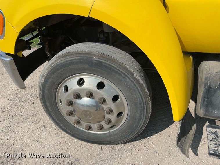 image for item HN9946 2011 Ford F650 Super Duty XLT Pro Loader  SuperCrew rollback truck