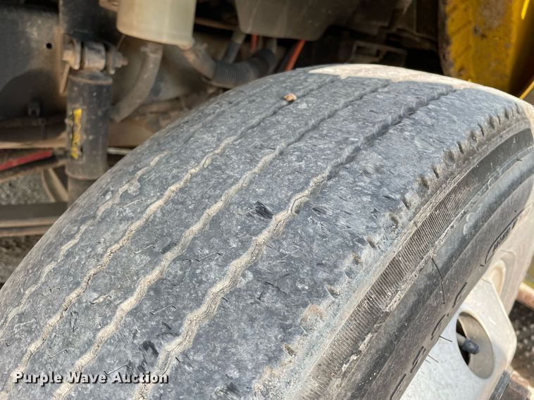 image for item HN9946 2011 Ford F650 Super Duty XLT Pro Loader  SuperCrew rollback truck