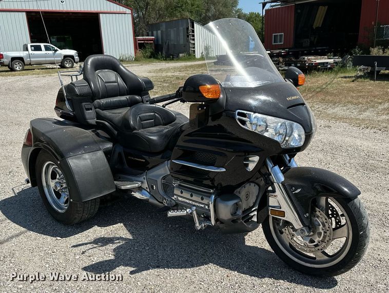 image for item HN9981 2003 Honda Goldwing 1800  motorcycle