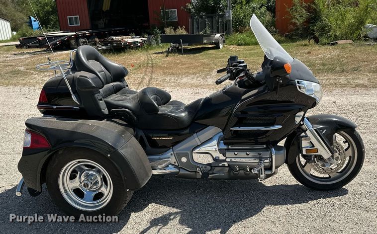 image for item HN9981 2003 Honda Goldwing 1800  motorcycle