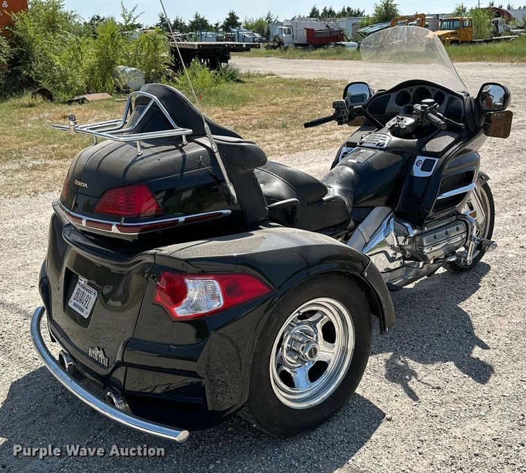 image for item HN9981 2003 Honda Goldwing 1800  motorcycle