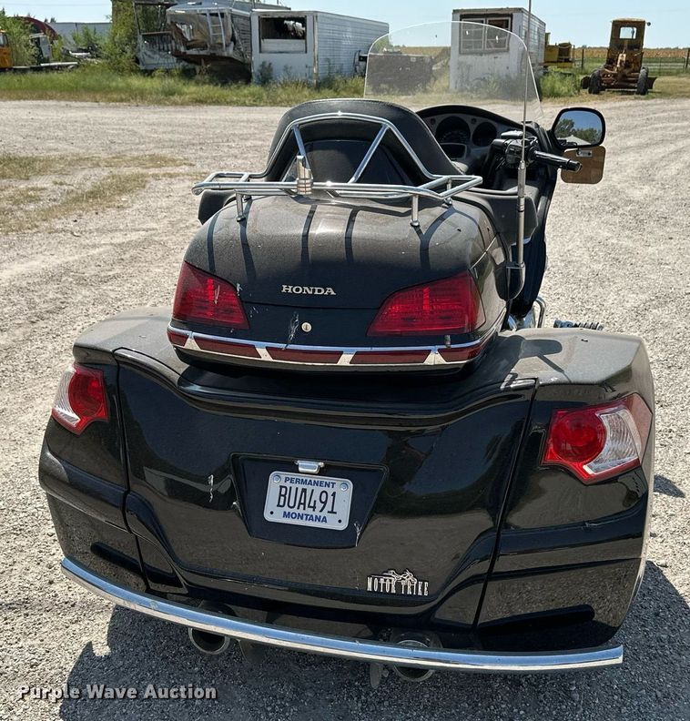 image for item HN9981 2003 Honda Goldwing 1800  motorcycle