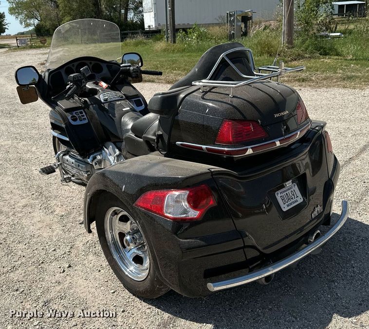 image for item HN9981 2003 Honda Goldwing 1800  motorcycle