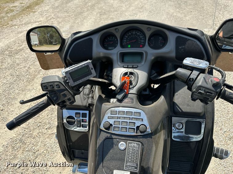 image for item HN9981 2003 Honda Goldwing 1800  motorcycle