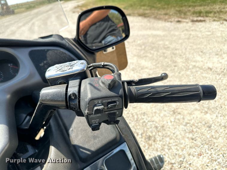 image for item HN9981 2003 Honda Goldwing 1800  motorcycle