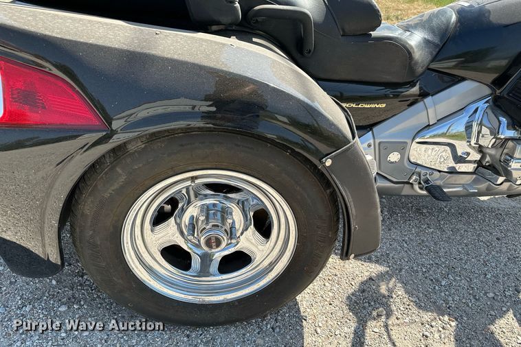 image for item HN9981 2003 Honda Goldwing 1800  motorcycle