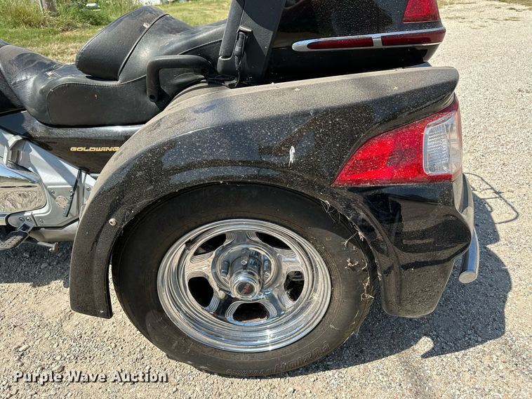 image for item HN9981 2003 Honda Goldwing 1800  motorcycle