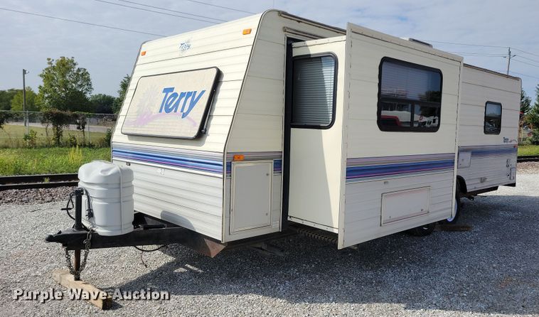image for item IQ9936 1994 Fleetwood Terry  camper