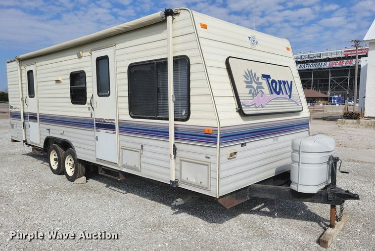 image for item IQ9936 1994 Fleetwood Terry  camper
