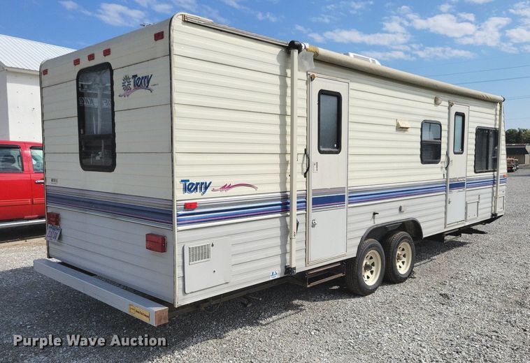 image for item IQ9936 1994 Fleetwood Terry  camper