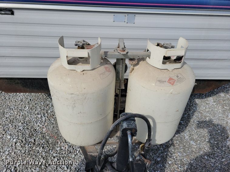 image for item IQ9936 1994 Fleetwood Terry  camper