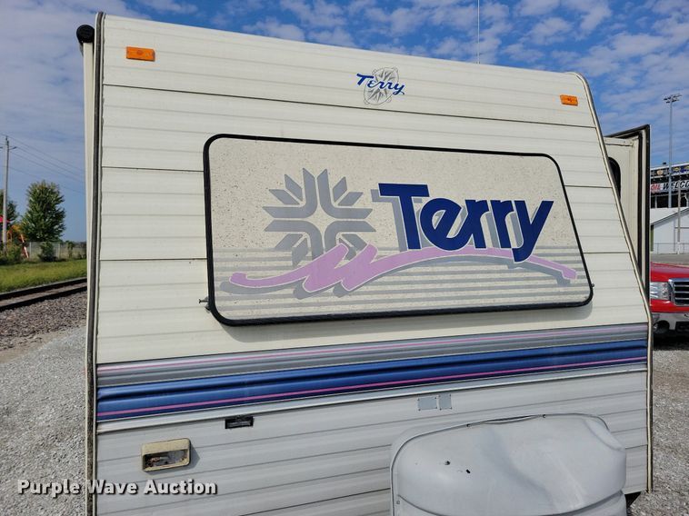 image for item IQ9936 1994 Fleetwood Terry  camper