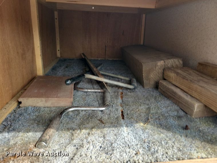 image for item IQ9936 1994 Fleetwood Terry  camper