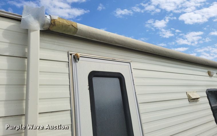 image for item IQ9936 1994 Fleetwood Terry  camper